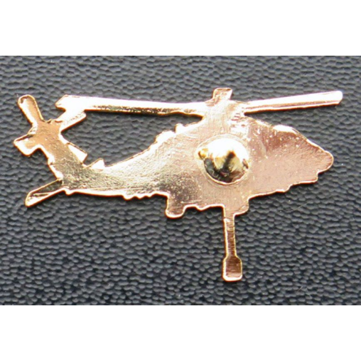 Pin's militaire : pin's représentant un hélicoptère bombardier d'eau