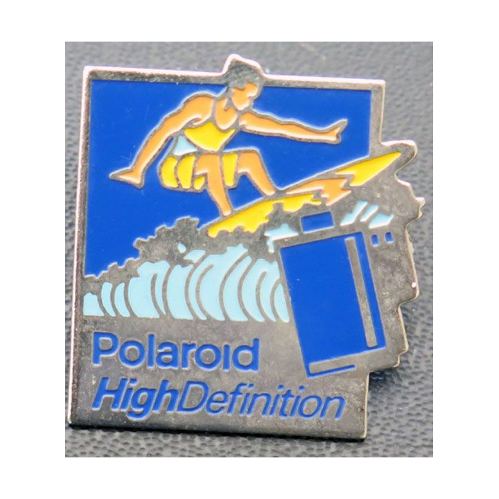 PIN'S : Polaroïd high definition de hauteur 3 cm
