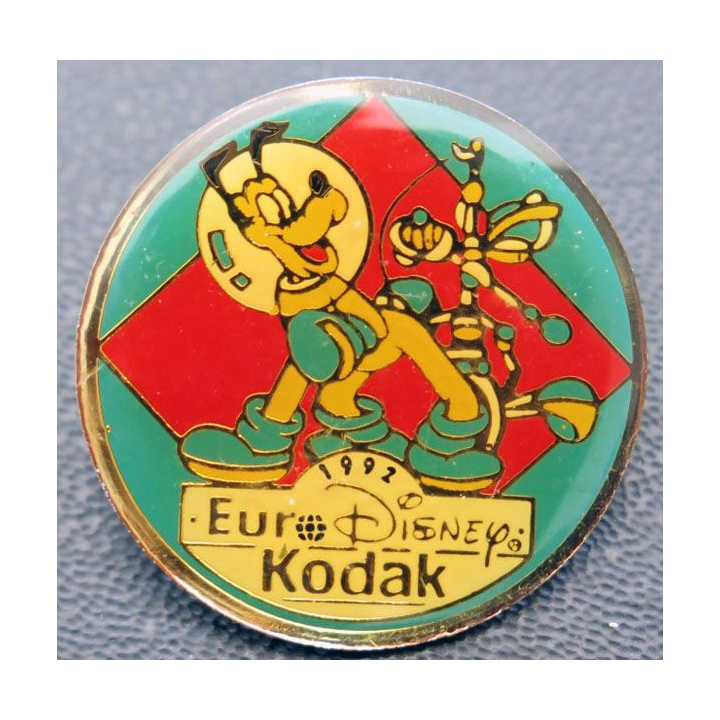 PIN'S : Eurodysney Kodak de diamètre 2,5 cm 1992