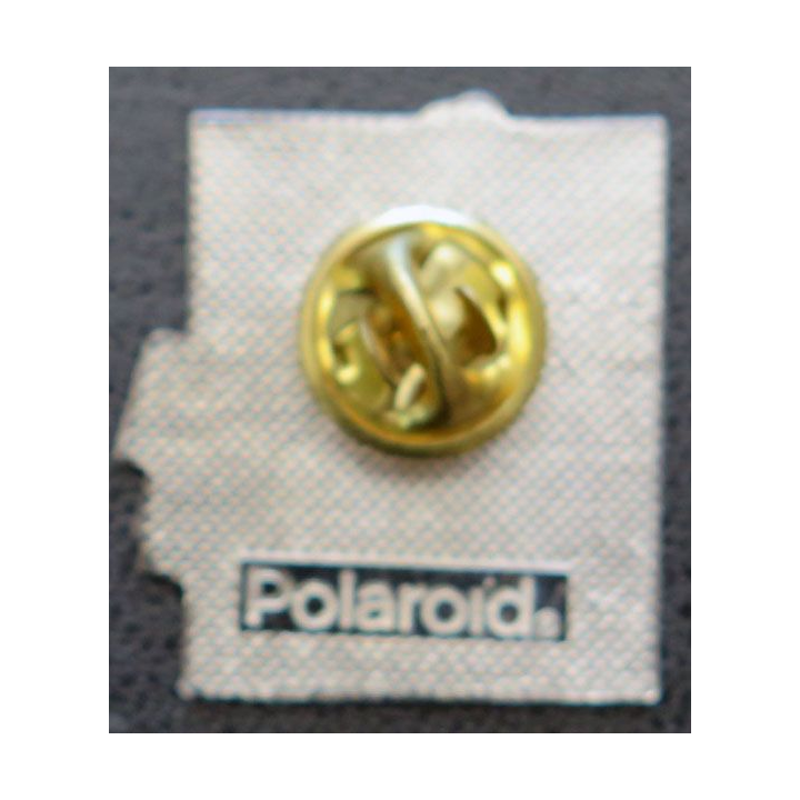 PIN'S : Polaroïd high definition de hauteur 3 cm