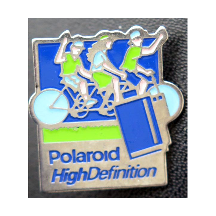 PIN'S : Polaroïd high definition de hauteur 3 cm