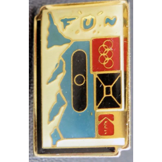 PIN'S : Fun Jeux olympiques de hauteur 2,5 cm