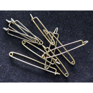 MILITARIA : lot de 13 épingles en laiton de dimensions variées