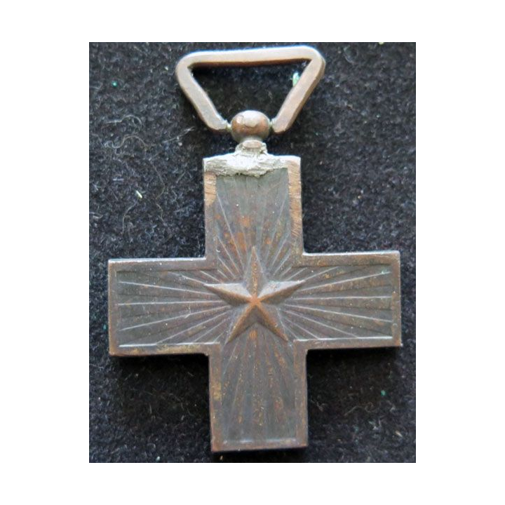 ITALIE : croix du mérite de guerre sans ruban