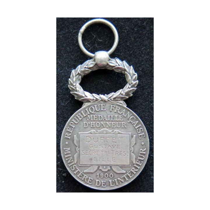 médaille d'argent des sociétés de secours mutuels attribuée en 1900