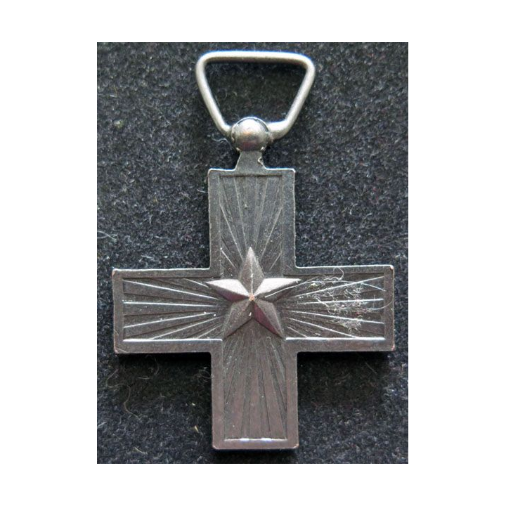 ITALIE : croix du mérite de guerre sans ruban bélière fixe