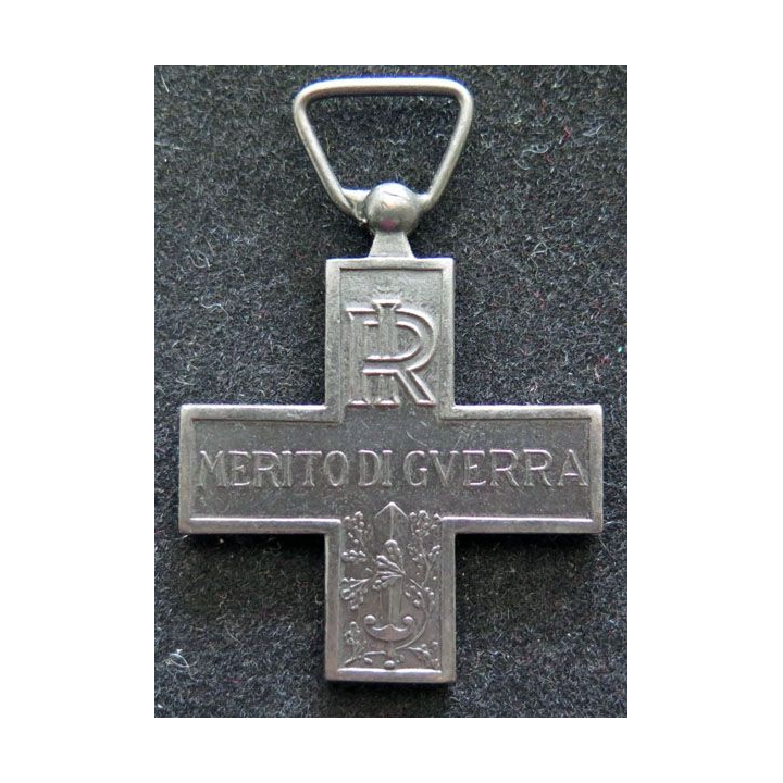 ITALIE : croix du mérite de guerre sans ruban bélière fixe