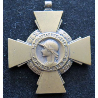 FRANCE : croix du combattant en bronze sans ruban