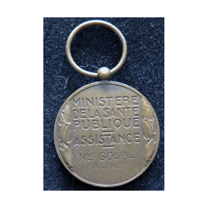 médaille d'honneur assistance publique attribuée à Mme Goupil Aline