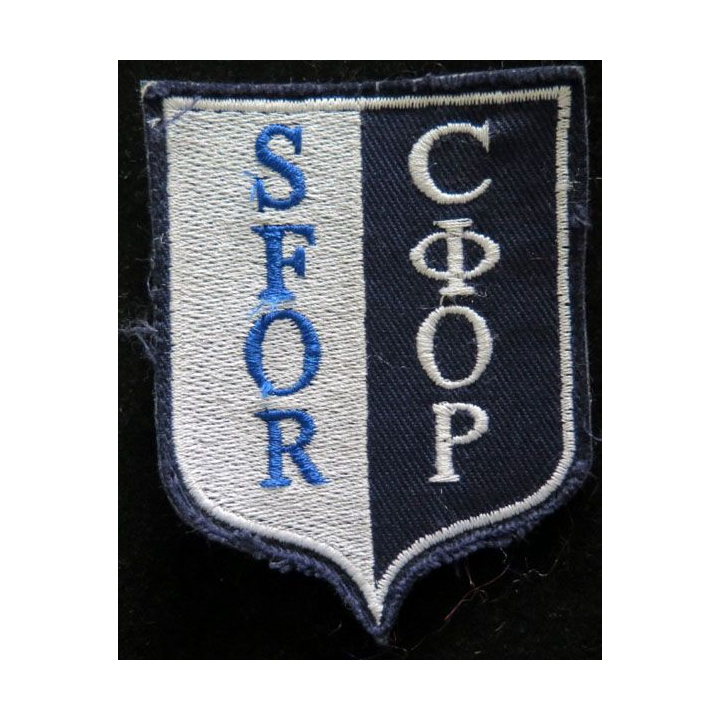 SFOR : Insigne Tissu de la SFOR dimension 6,8 x 9,7 cm