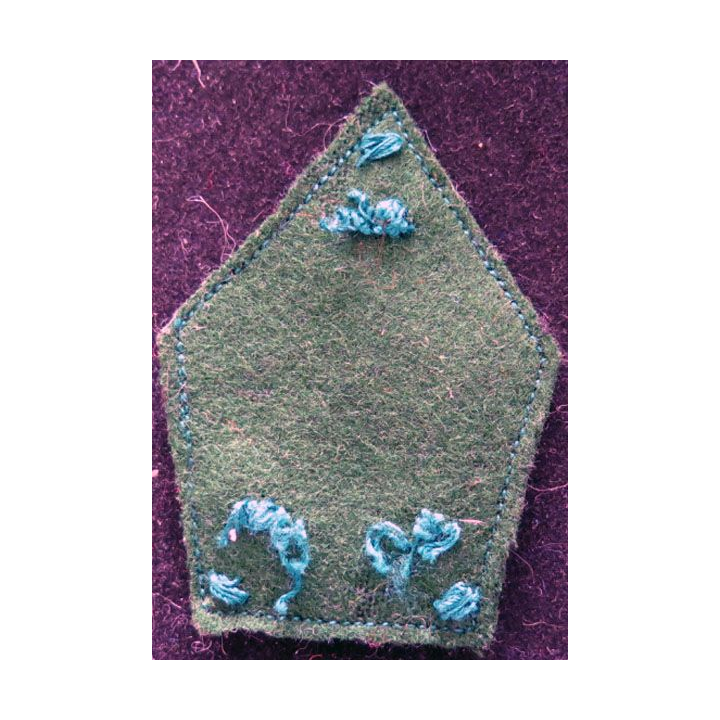 SOUTACHE : insigne de col du 28° régiment de train en canetille