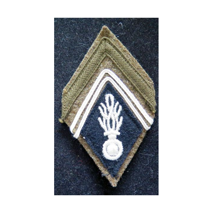 SOUTACHE : insigne de col de gendarme avec 1 galon marron 