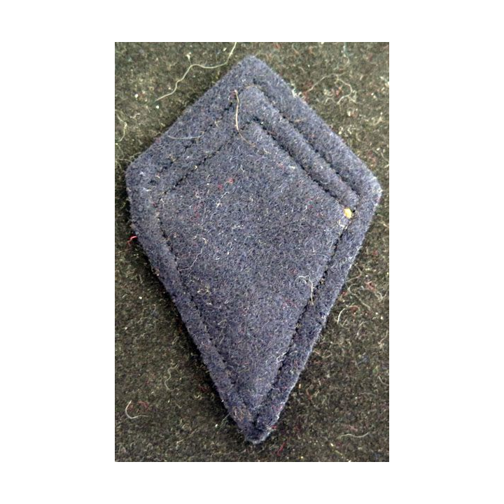 LOSANGE DE BRAS MODÈLE 45 : sergent du 64° régiment d'artillerie