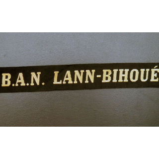 MARINE : bande de bachi de marin " B.A.N. LANN-BIHOUÉ " longueur 65 cm fils dorés