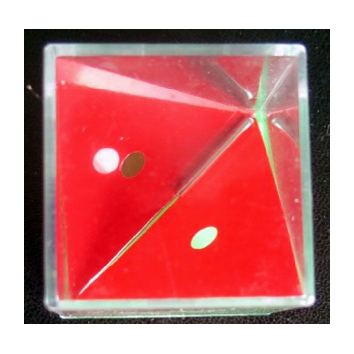 jeu d'adresse 5 dans cube plastique 4 x 4 x 4 cm 