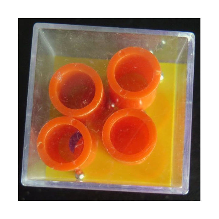 jeu d'adresse 2 dans cube plastique 4 x 4 x 4 cm 
