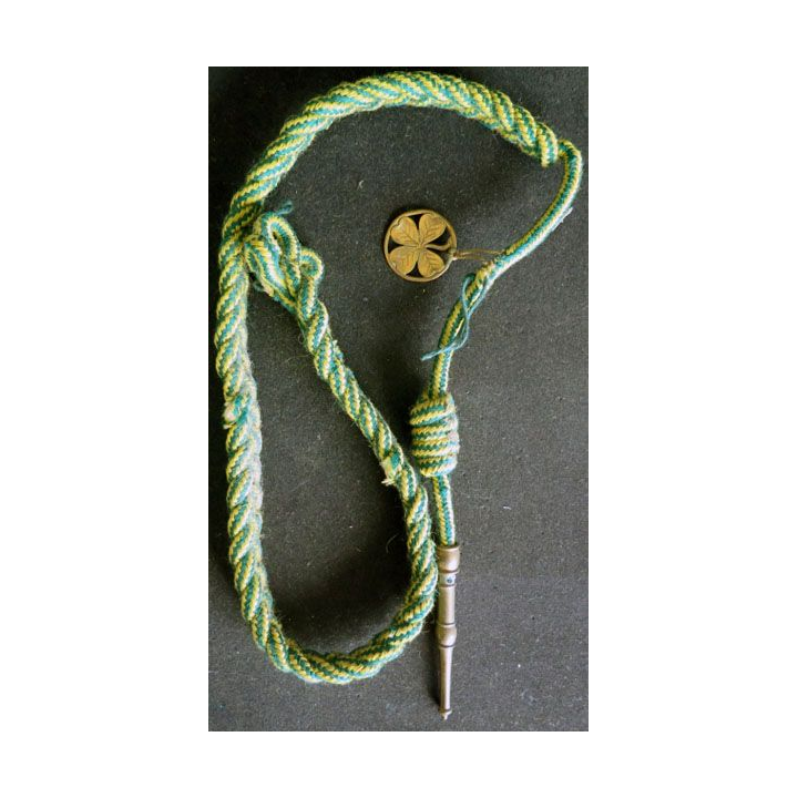 106° RI vieille fourragère de la médaille militaire aiguillette dorée
