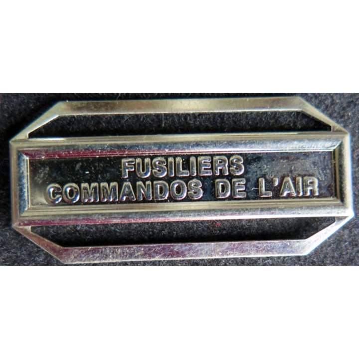 Barrette " FUSILIERS COMMANDOS DE L'AIR " en métal argenté
