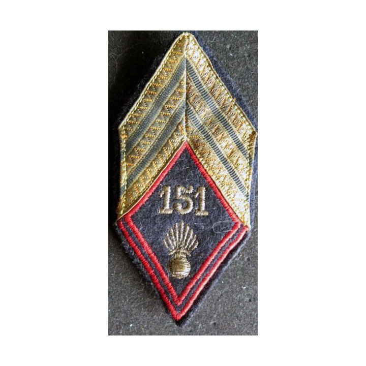 LOSANGE DE BRAS MODÈLE 45 : sergent chef du 151° régiment d'infanterie