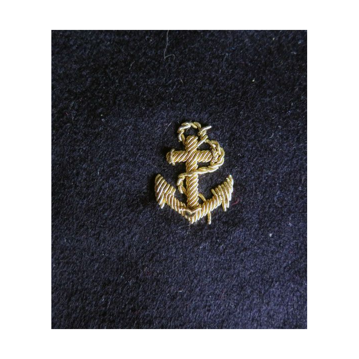 Insigne des troupes de marine sur tissu noir en cannetille