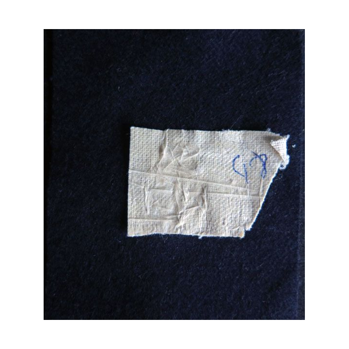 Insigne des troupes de marine sur tissu noir en cannetille