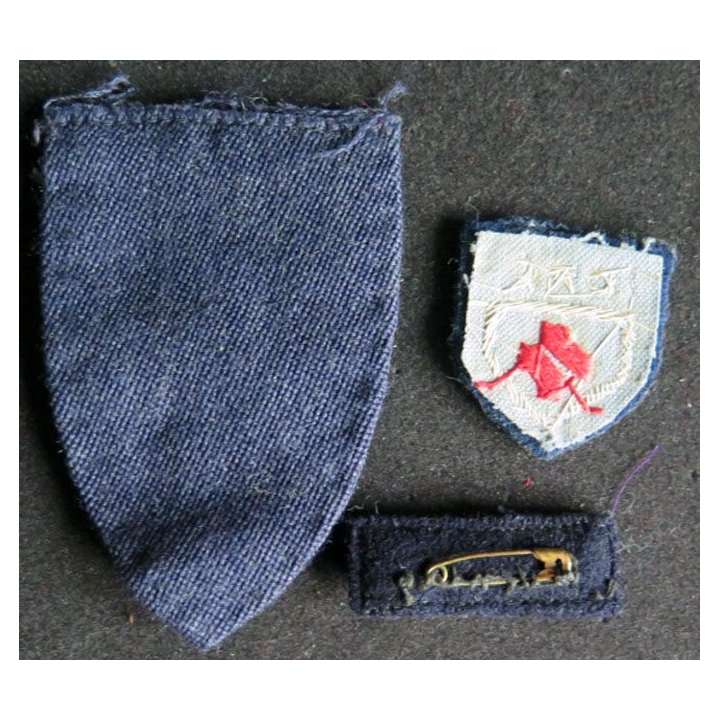 CRF : lot de la Croix rouge française en cannetilleLégion d'Honneur