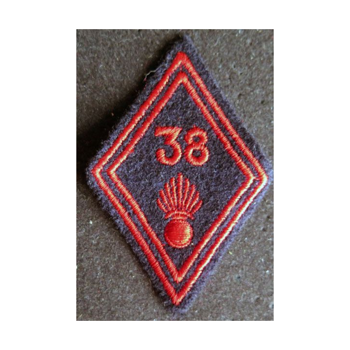 LOSANGE DE BRAS MODÈLE 45 : 38° régiment d'infanterie troupe