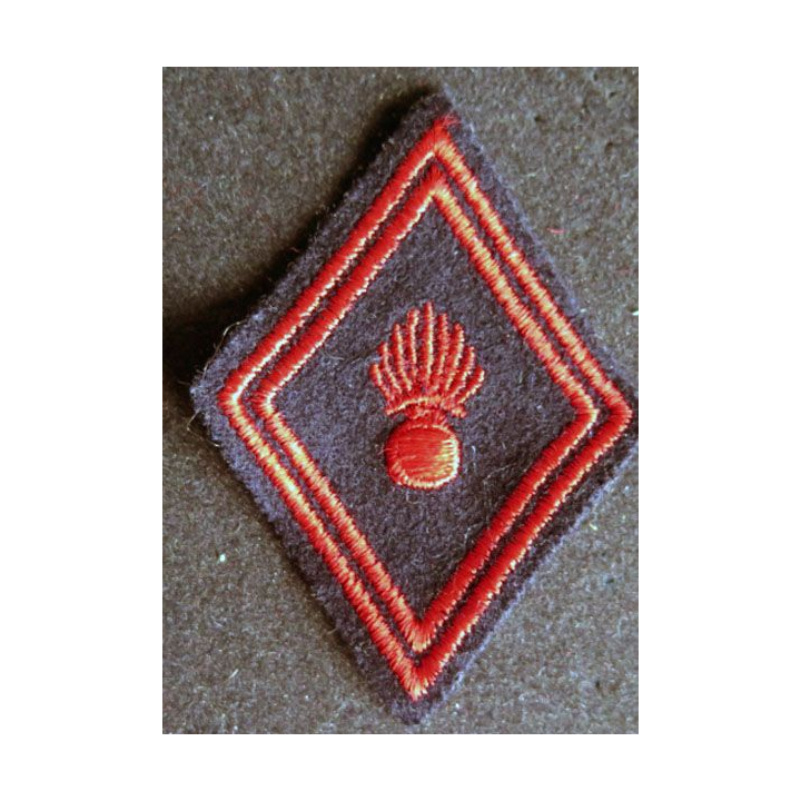 LOSANGE DE BRAS MODÈLE 45 : régiment d'infanterie troupe