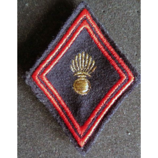 LOSANGE DE BRAS MODÈLE 45 :  régiment d'infanterie cadre sur crochets