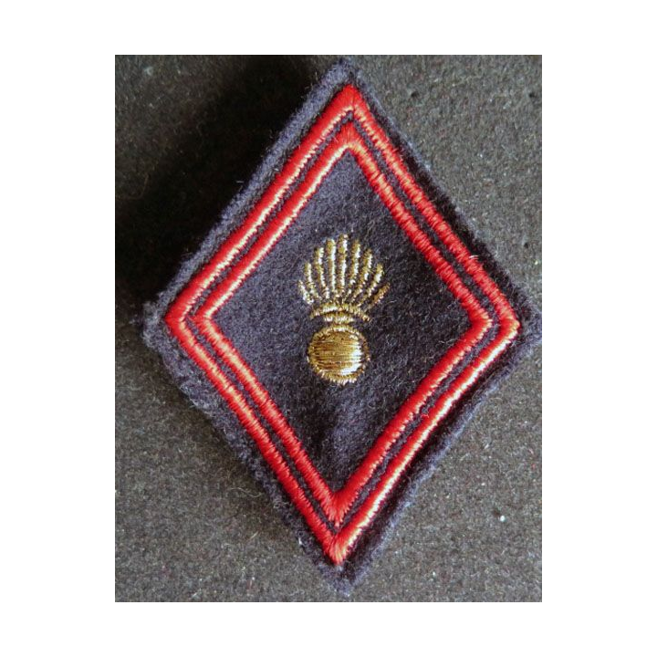 LOSANGE DE BRAS MODÈLE 45 :  régiment d'infanterie cadre sur crochets
