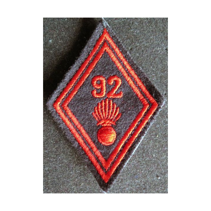 LOSANGE DE BRAS MODÈLE 45 : 92° régiment d'infanterie troupe sur scratch